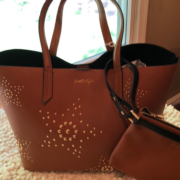 Kendall & Kylie Handbags - 🎉HP🎉 Kendall + Kylie tote bag and wristlet combo